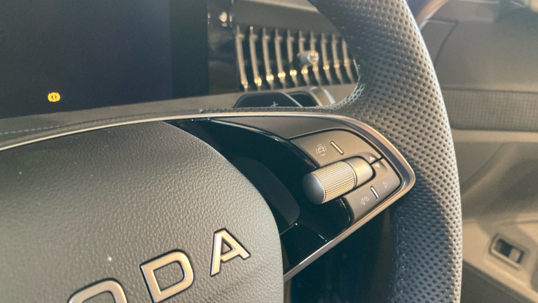 Skoda Superb 1.5 TSI e-TEC Sportline 5dr DSG Petrol Hatchback